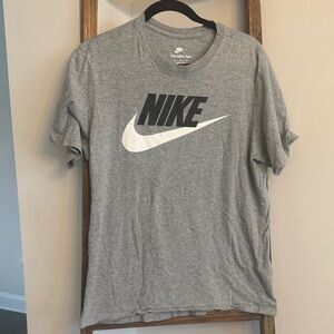 Nike Men's Heather Gray Tee with Logo